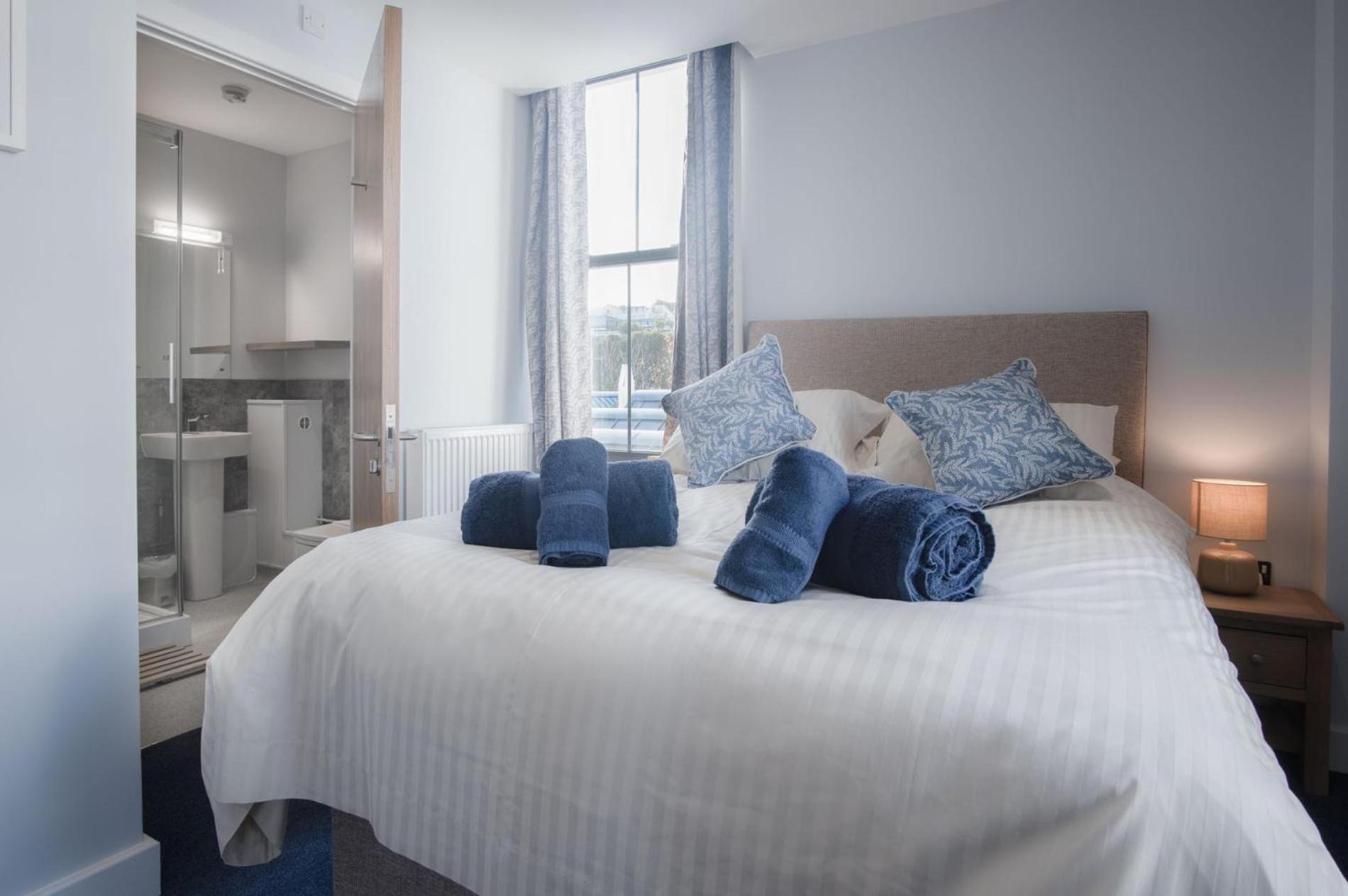 Ocean Cabins No 3 At The Square - Saundersfoot Room photo